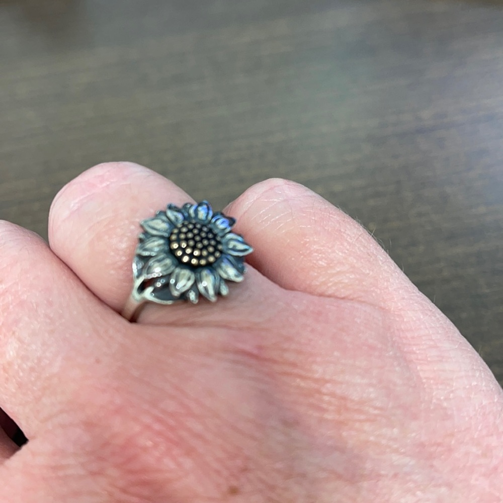 James Avery sunflower ring size 6.5